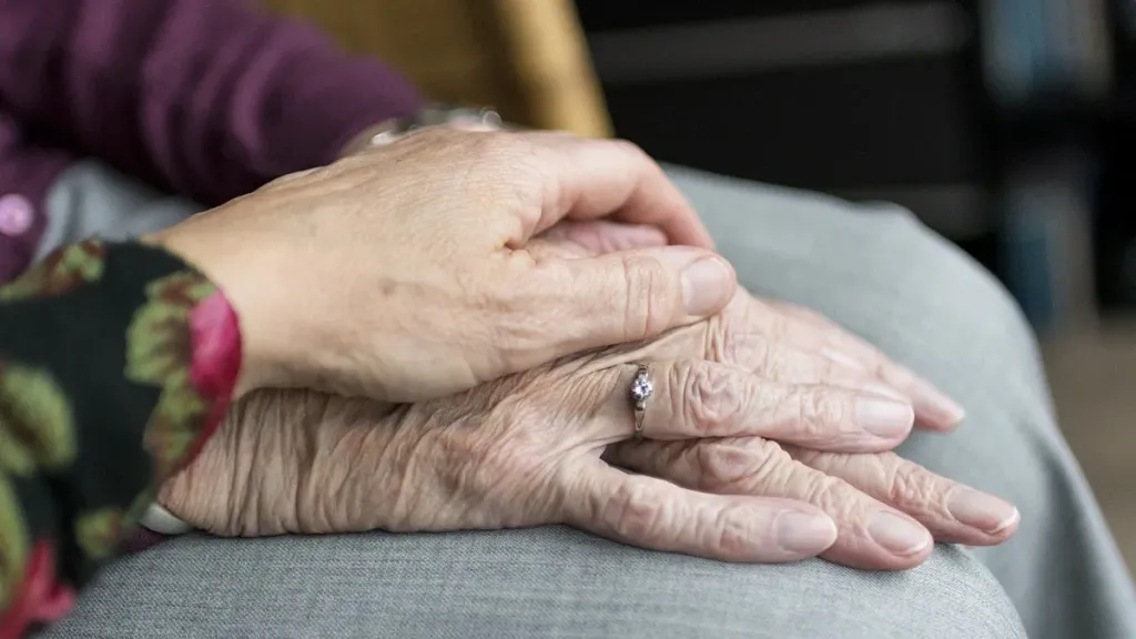 Мошенники выманили у 81-летней москвички 19,5 миллиона рублей