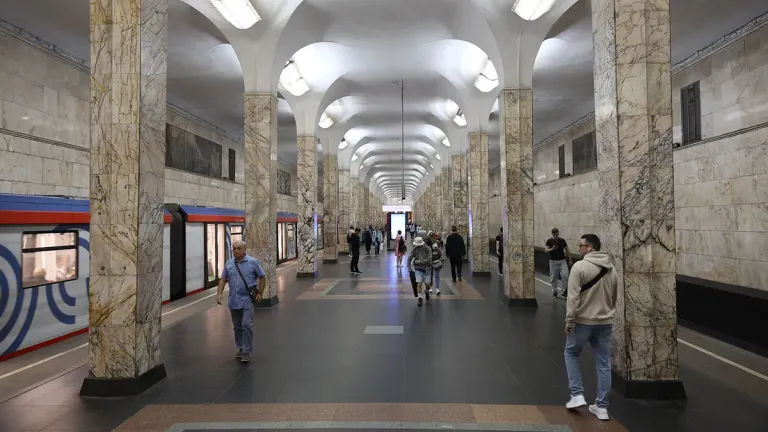 Москвичей призвали пересесть на метро из-за ограничений в центре