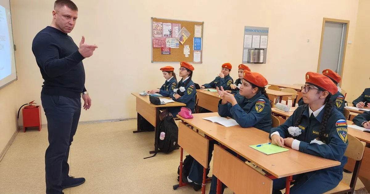 В гимназии Реутова открылся первый кадетский класс МЧС