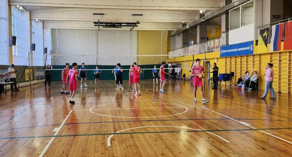 В Химках стартовал волейбольный турнир школьной лиги