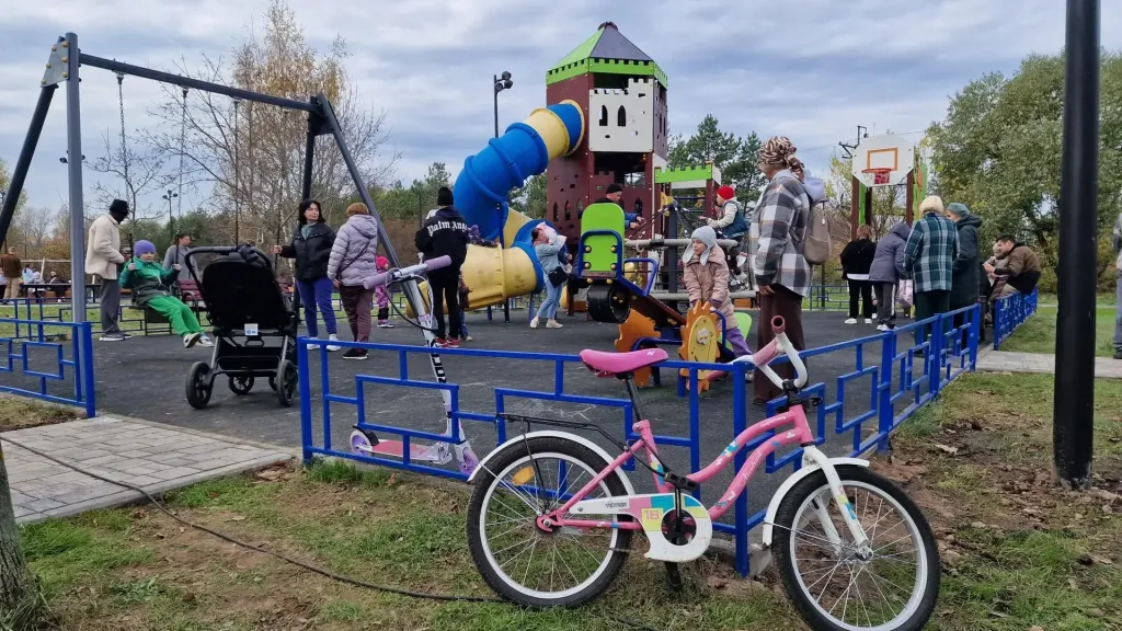 В Дубне на Московской улице открыли сквер у ЗАГСа