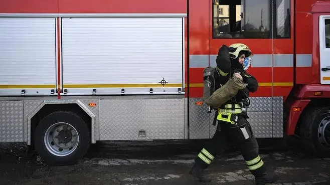 На Октябрьской улице в Москве сгорели два автомобиля