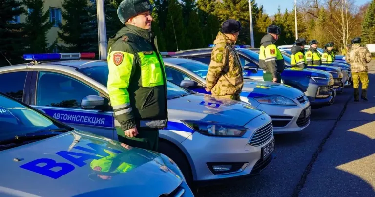 В Подмосковье инспекторов ВАИ Росгвардии обучили экстремальному вождению